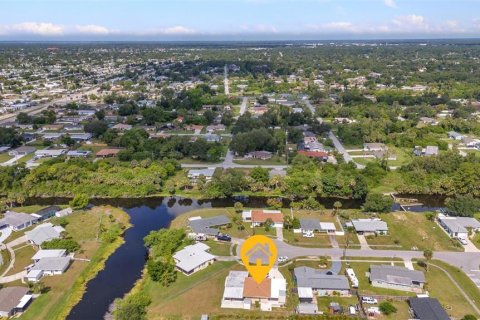 Casa en venta en Port Charlotte, Florida, 2 dormitorios, 123 m2 № 1875931 - foto 13