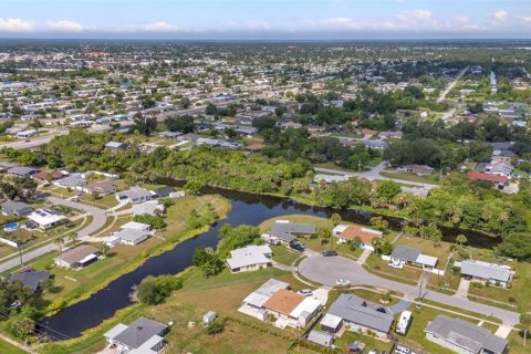 Casa en venta en Port Charlotte, Florida, 2 dormitorios, 123 m2 № 1875931 - foto 27
