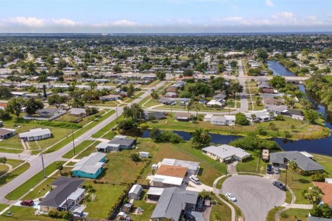 Casa en venta en Port Charlotte, Florida, 2 dormitorios, 123 m2 № 1875931 - foto 22