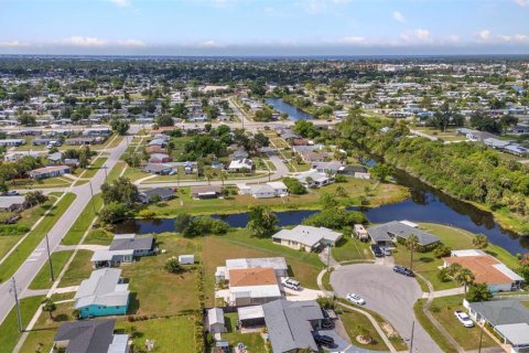 Casa en venta en Port Charlotte, Florida, 2 dormitorios, 123 m2 № 1875931 - foto 23