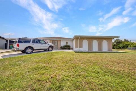 Casa en venta en Port Charlotte, Florida, 2 dormitorios, 123 m2 № 1875931 - foto 4