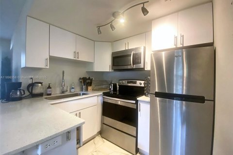 Снять в аренду кондоминиум в Майами-Бич, Флорида 1 спальня, 47.38м2, № 1950457 - фото 8