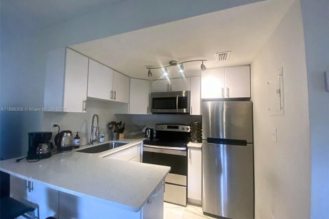 Снять в аренду кондоминиум в Майами-Бич, Флорида 1 спальня, 47.38м2, № 1950457 - фото 9