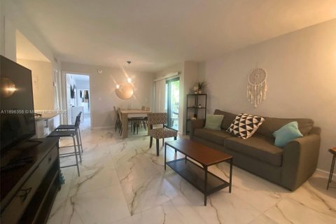 Снять в аренду кондоминиум в Майами-Бич, Флорида 1 спальня, 47.38м2, № 1950457 - фото 10