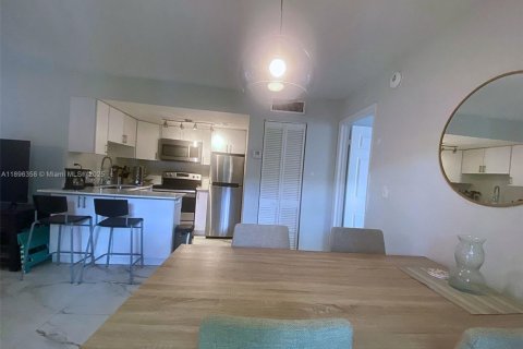 Снять в аренду кондоминиум в Майами-Бич, Флорида 1 спальня, 47.38м2, № 1950457 - фото 7