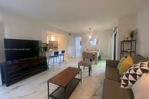 Снять в аренду кондоминиум в Майами-Бич, Флорида 1 спальня, 47.38м2, № 1950457 - фото 13