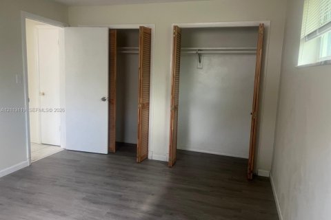 Купить коммерческую недвижимость в Халландейл-Бич, Флорида 731.7м2, № 2434055 - фото 16