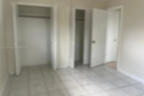 Купить коммерческую недвижимость в Халландейл-Бич, Флорида 731.7м2, № 2434055 - фото 8