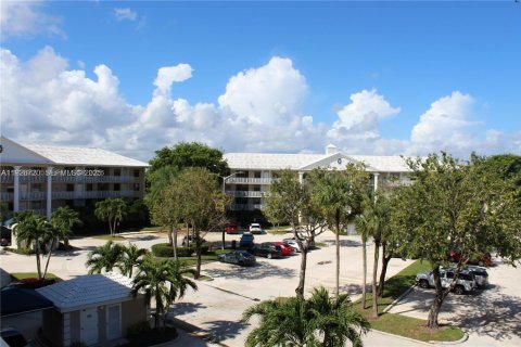 Снять в аренду кондоминиум в Уэст-Палм-Бич, Флорида 2 спальни, 133.5м2, № 1988080 - фото 2