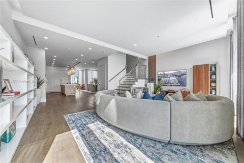 Touwnhouse à vendre à North Miami Beach, Floride: 4 chambres, 313.55 m2 № 2016830 - photo 13