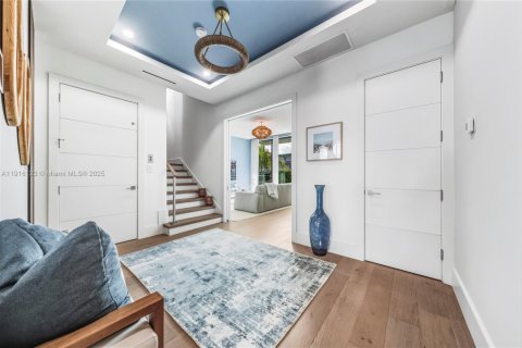 Touwnhouse à vendre à North Miami Beach, Floride: 4 chambres, 313.55 m2 № 2016830 - photo 4