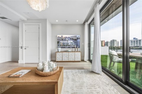 Touwnhouse à vendre à North Miami Beach, Floride: 4 chambres, 313.55 m2 № 2016830 - photo 30