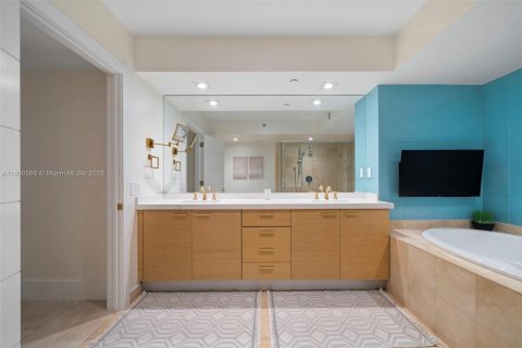 Copropriété à louer à Hallandale Beach, Floride: 3 chambres, 238.39 m2 № 1954689 - photo 15