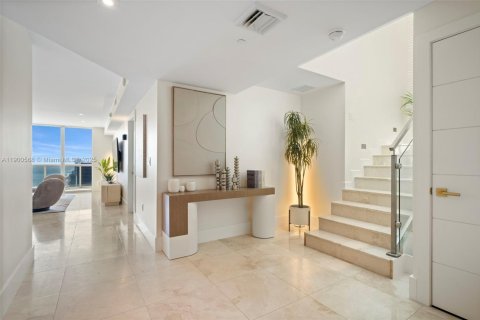 Copropriété à louer à Hallandale Beach, Floride: 3 chambres, 238.39 m2 № 1954689 - photo 11