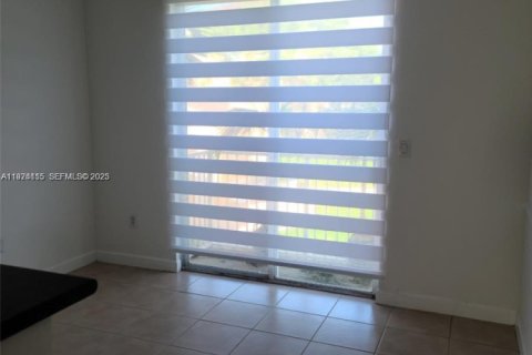 Снять в аренду кондоминиум в Хайалиа, Флорида 2 спальни, № 1982211 - фото 10