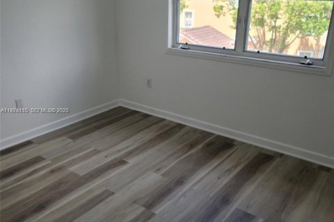 Снять в аренду кондоминиум в Хайалиа, Флорида 2 спальни, № 1982211 - фото 12