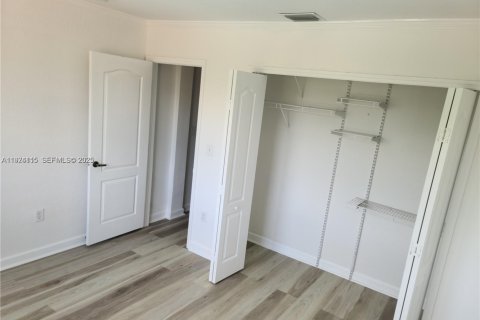 Снять в аренду кондоминиум в Хайалиа, Флорида 2 спальни, № 1982211 - фото 8