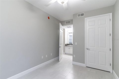 Townhouse in Kissimmee, Florida 4 bedrooms, 163.51 sq.m. № 1899348 - photo 29