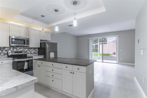 Townhouse in Kissimmee, Florida 4 bedrooms, 163.51 sq.m. № 1899348 - photo 12