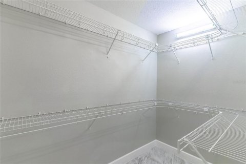 Townhouse in Kissimmee, Florida 4 bedrooms, 163.51 sq.m. № 1899348 - photo 24
