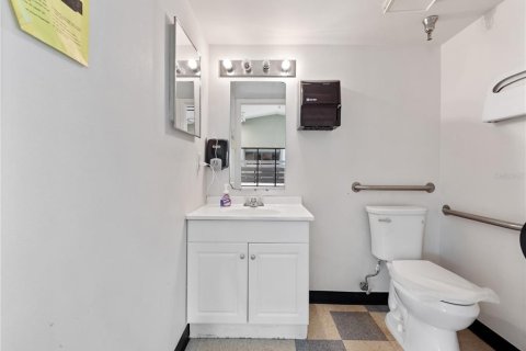 Immobilier commercial à louer à Orlando, Floride: 1712.93 m2 № 1879958 - photo 27