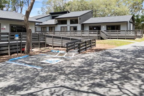 Immobilier commercial à louer à Orlando, Floride: 1712.93 m2 № 1879958 - photo 6