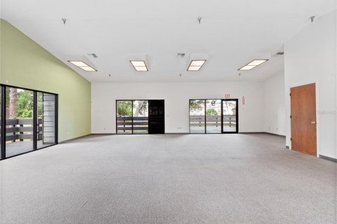 Immobilier commercial à louer à Orlando, Floride: 1712.93 m2 № 1879958 - photo 8