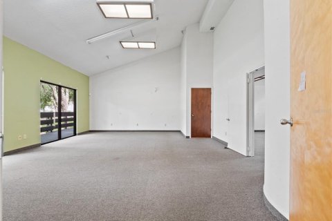 Propiedad comercial en alquiler en Orlando, Florida, 1712.93 m2 № 1879958 - foto 12