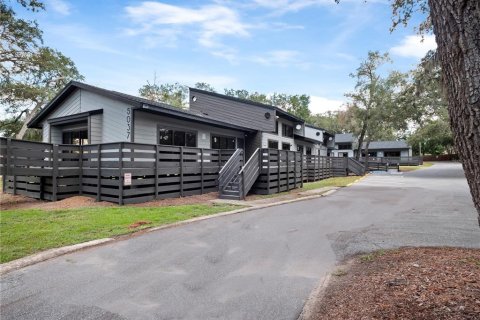 Propiedad comercial en alquiler en Orlando, Florida, 1712.93 m2 № 1879958 - foto 1