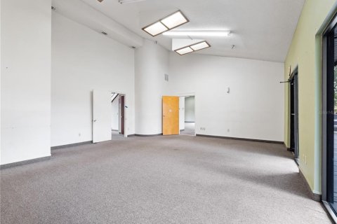 Immobilier commercial à louer à Orlando, Floride: 1712.93 m2 № 1879958 - photo 17