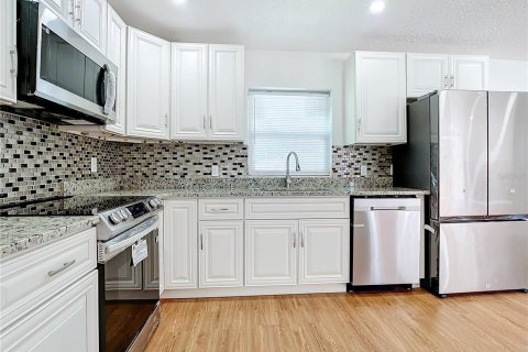 House in Orlando, Florida 4 bedrooms, 177.16 sq.m. № 1832819 - photo 14