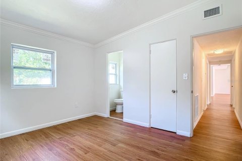 House in Orlando, Florida 4 bedrooms, 177.16 sq.m. № 1832819 - photo 24