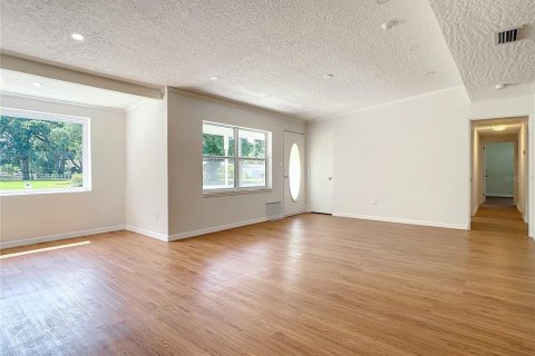 House in Orlando, Florida 4 bedrooms, 177.16 sq.m. № 1832819 - photo 7