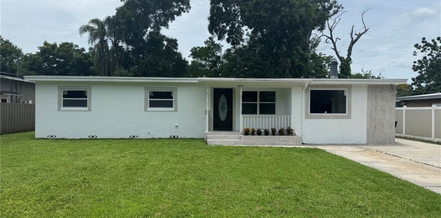 House in Orlando, Florida 4 bedrooms, 177.16 sq.m. № 1832819