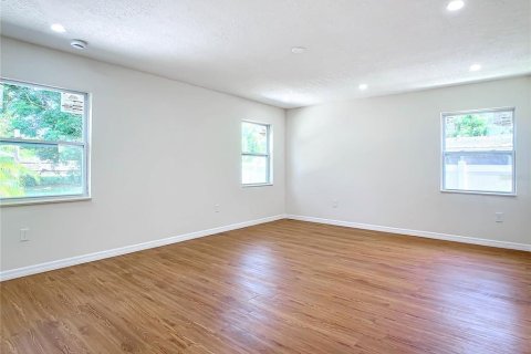 House in Orlando, Florida 4 bedrooms, 177.16 sq.m. № 1832819 - photo 15