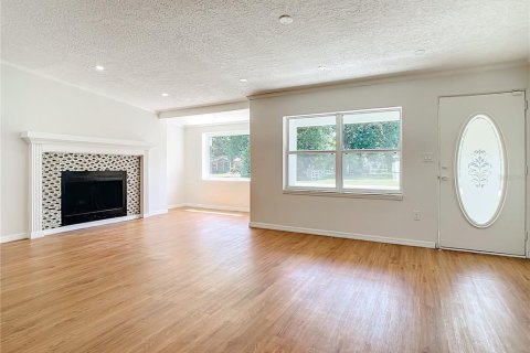 House in Orlando, Florida 4 bedrooms, 177.16 sq.m. № 1832819 - photo 8