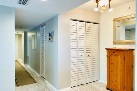 Condo in Clearwater, Florida, 2 bedrooms  № 2379424 - photo 7