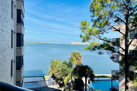 Condo in Clearwater, Florida, 2 bedrooms  № 2379424 - photo 5
