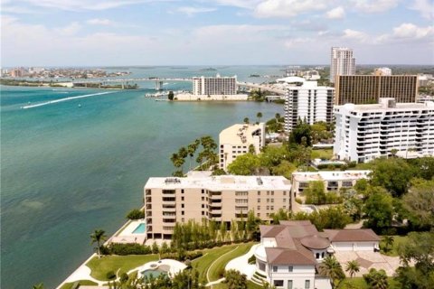 Condo in Clearwater, Florida, 2 bedrooms  № 2379424 - photo 2
