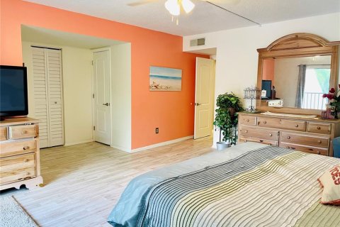 Condo in Clearwater, Florida, 2 bedrooms  № 2379424 - photo 12
