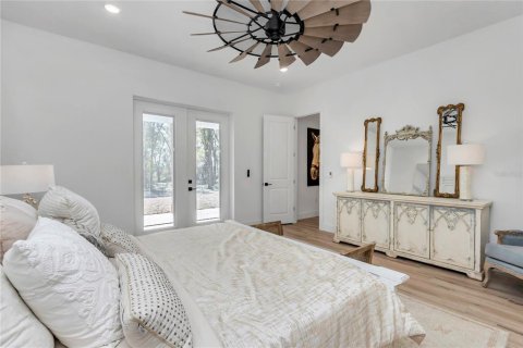 House in Morriston, Florida 4 bedrooms, 294.69 sq.m. № 2210116 - photo 6
