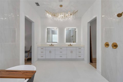House in Morriston, Florida 4 bedrooms, 294.69 sq.m. № 2210116 - photo 8