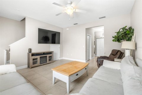 Touwnhouse à vendre à Plant City, Floride: 2 chambres, 136.19 m2 № 1904845 - photo 4