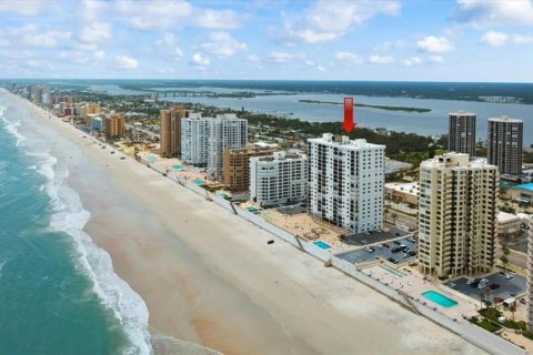 Condo in Daytona Beach Shores, Florida, 2 bedrooms  № 1810121 - photo 11