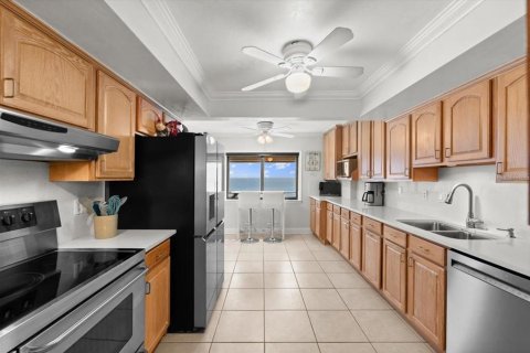 Condo in Daytona Beach Shores, Florida, 2 bedrooms  № 1810121 - photo 12