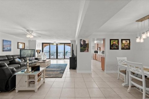 Condo in Daytona Beach Shores, Florida, 2 bedrooms  № 1810121 - photo 4