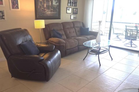 Condo in Boynton Beach, Florida, 2 bedrooms № 2183021 - photo 12