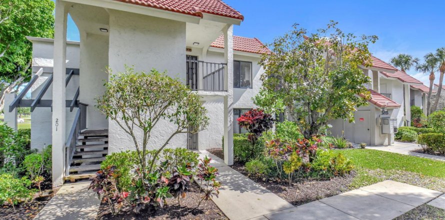 Condo in Boynton Beach, Florida, 2 bedrooms № 2183021
