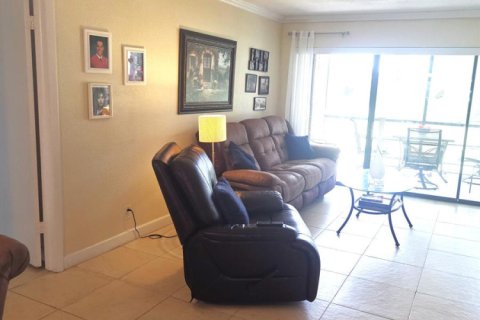 Condo in Boynton Beach, Florida, 2 bedrooms № 2183021 - photo 10