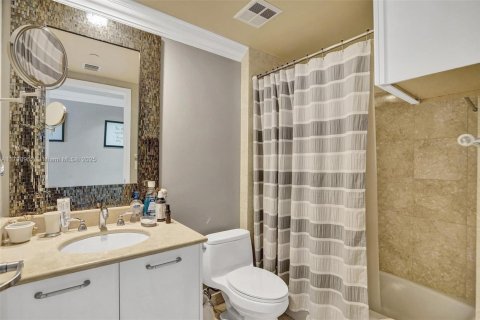 Condominio en venta en Hollywood, Florida, 2 dormitorios, 161 m2 № 2077245 - foto 2